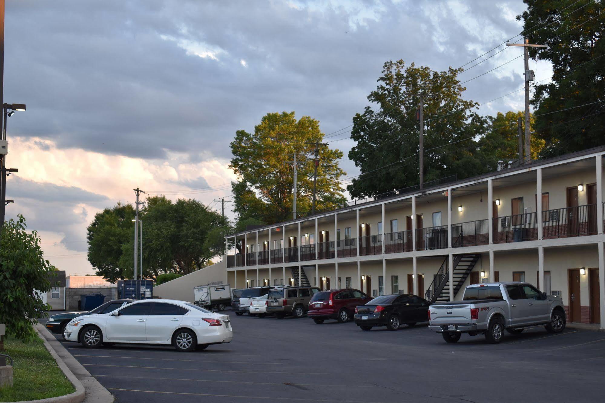 Town House Inn Cape Girardeau Eksteriør billede